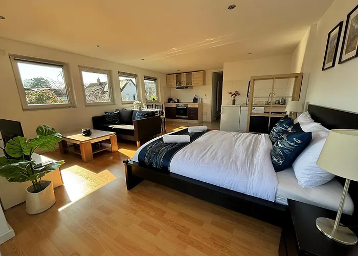 Апартаменты Quiet Garden-view