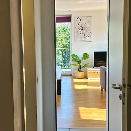 Apartment Quiet Garden-view Studio Dusseldorf