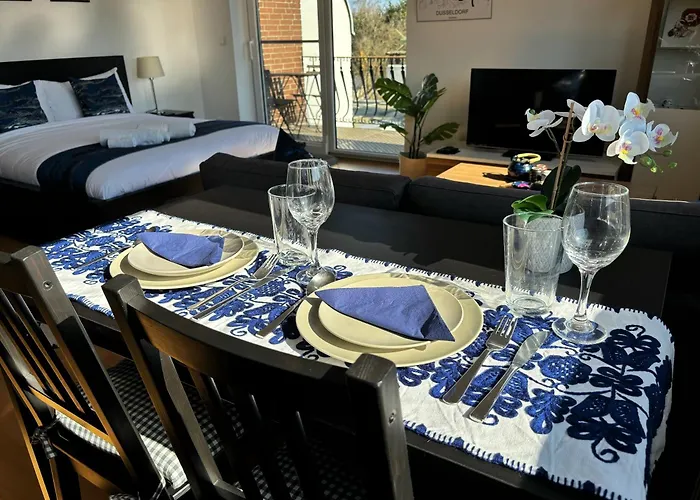 Quiet Garden-view Apartment